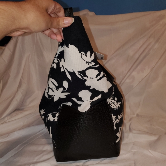 NWT Michael Kors Collection Monochrome Floral Canvas Tote Purse - Picture 4 of 16